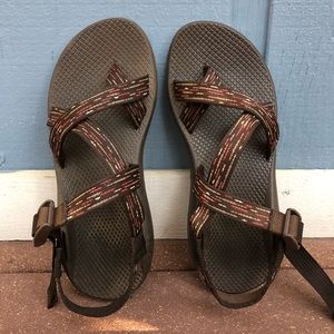 Women’s Z Chacos with Toe Strap — Size 9